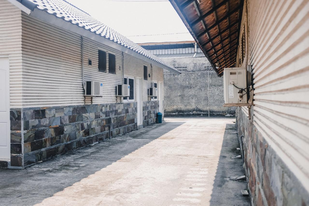 Reddoorz Near Sirkuit Sentul Hotel Богор Екстериор снимка