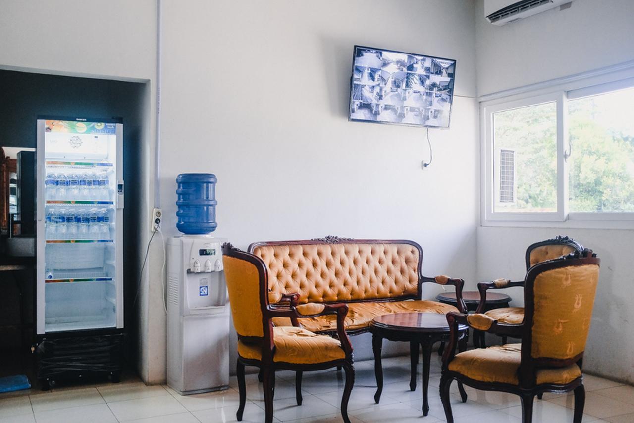 Reddoorz Near Sirkuit Sentul Hotel Богор Екстериор снимка