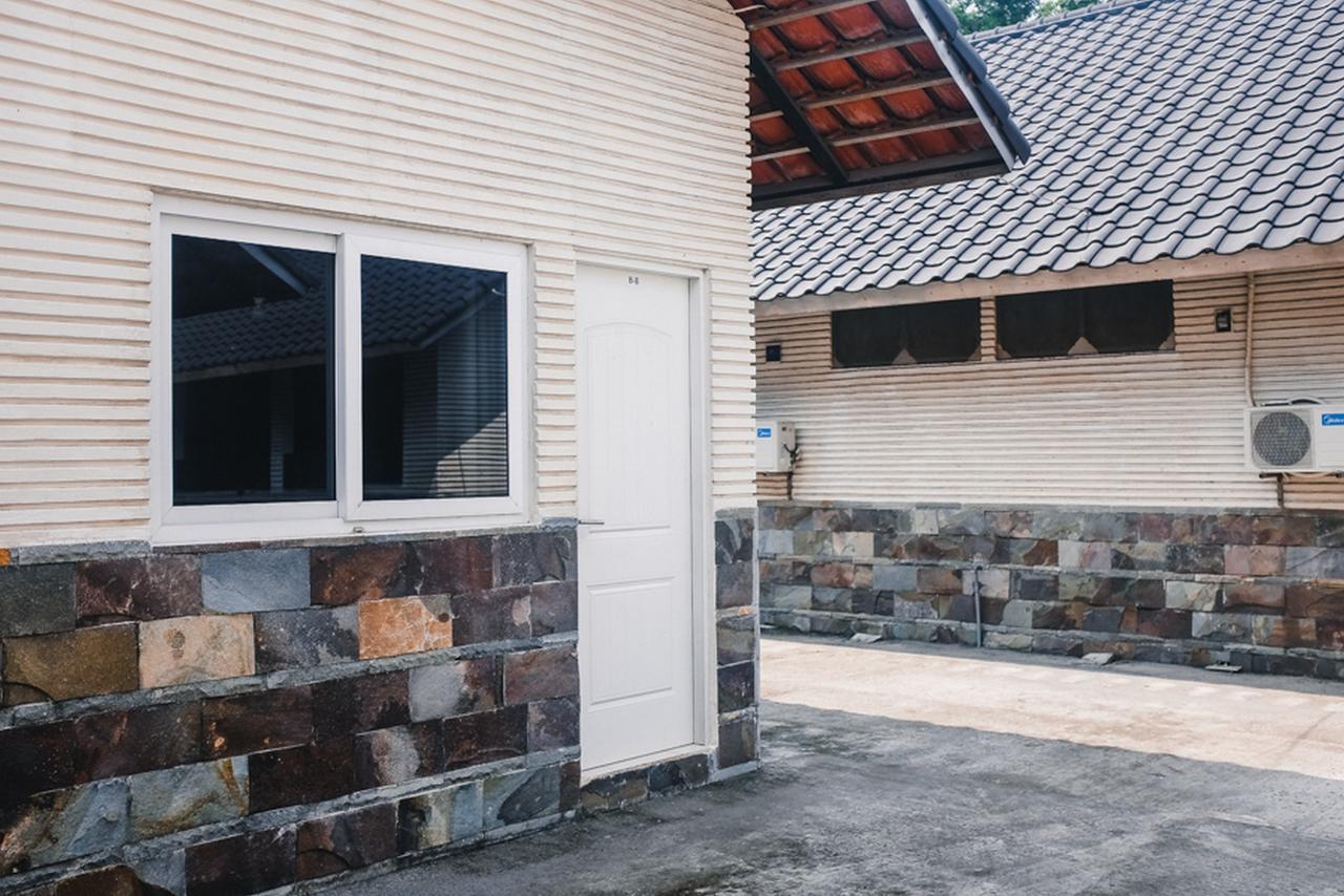Reddoorz Near Sirkuit Sentul Hotel Богор Екстериор снимка