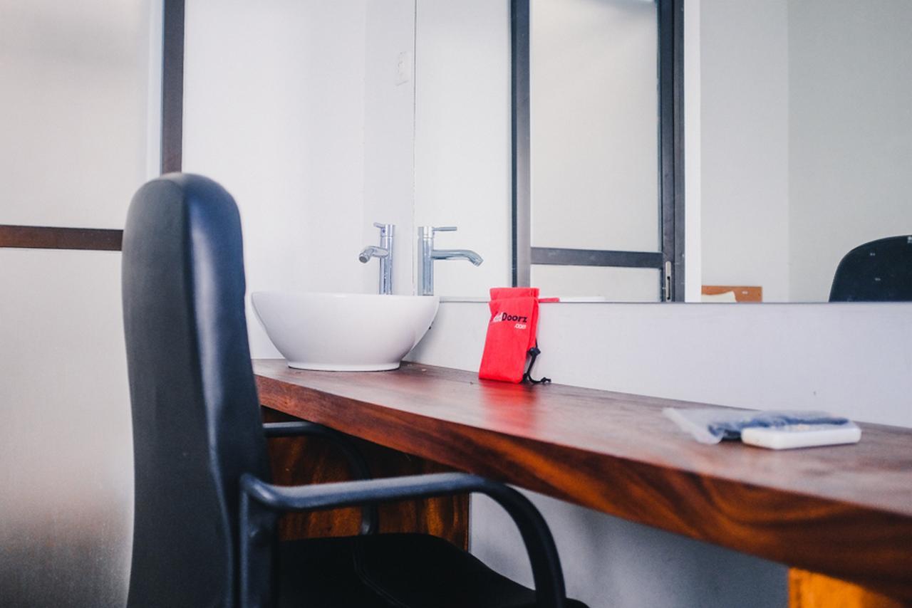 Reddoorz Near Sirkuit Sentul Hotel Богор Екстериор снимка