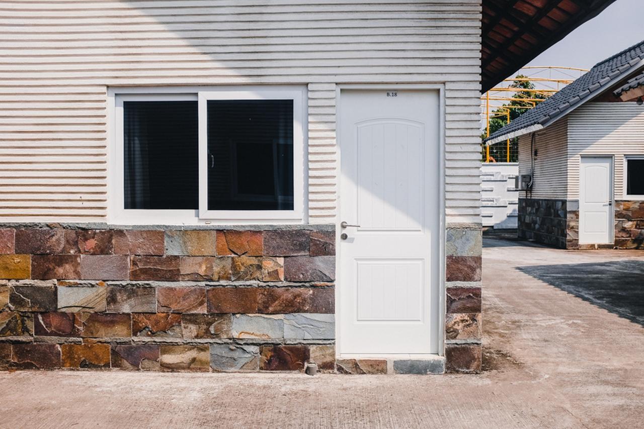Reddoorz Near Sirkuit Sentul Hotel Богор Екстериор снимка